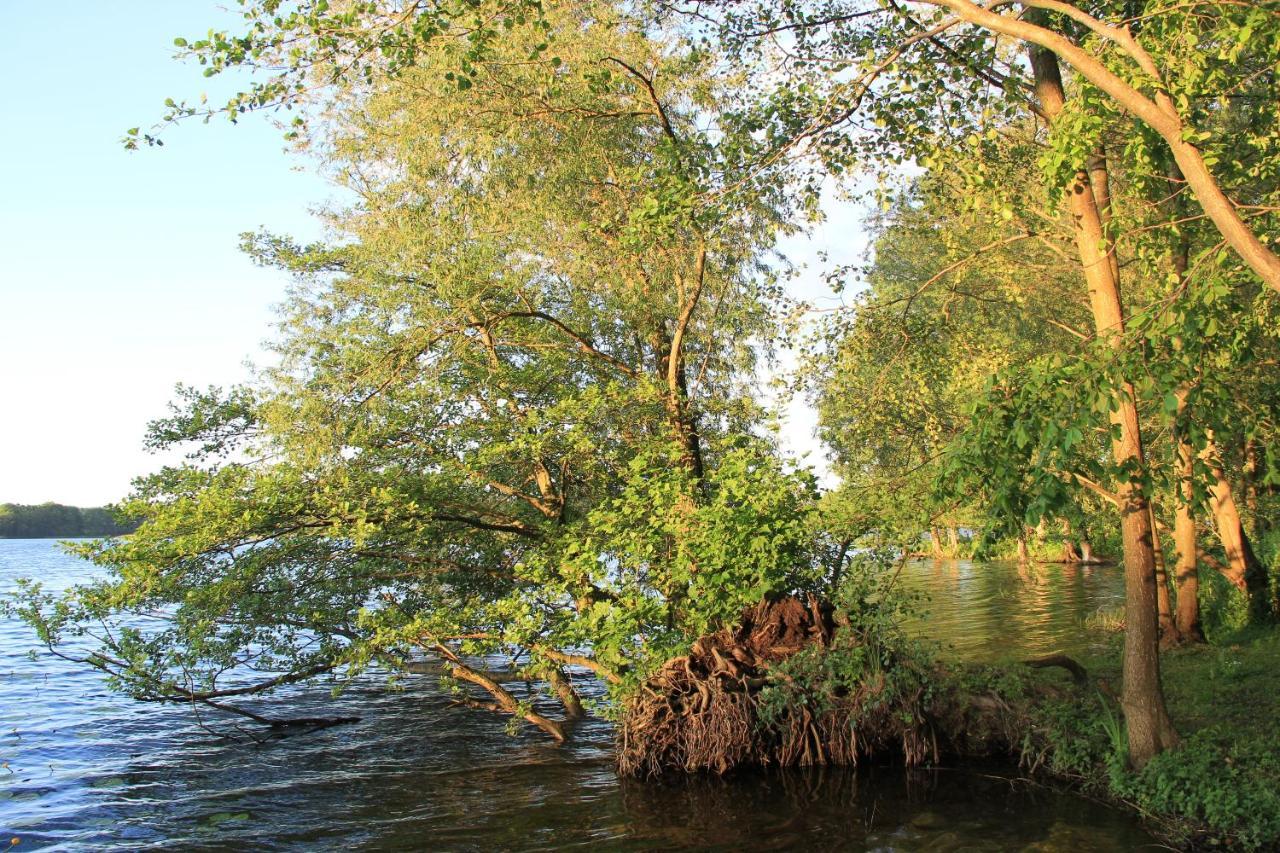 Czarna Jachta - Na Szlaku Legend - - - - - Pokoje Nad Jeziorem Круклянки Экстерьер фото
